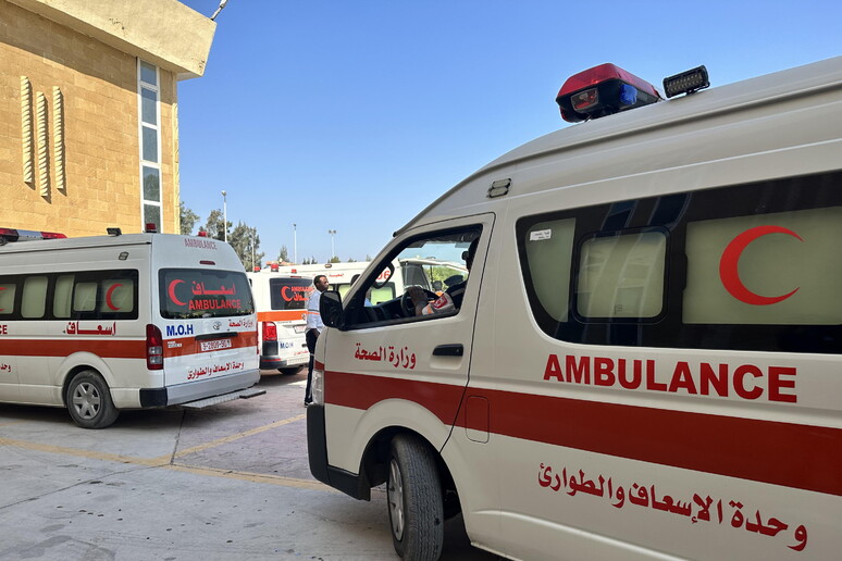 Ambulanze mezzaluna rossa