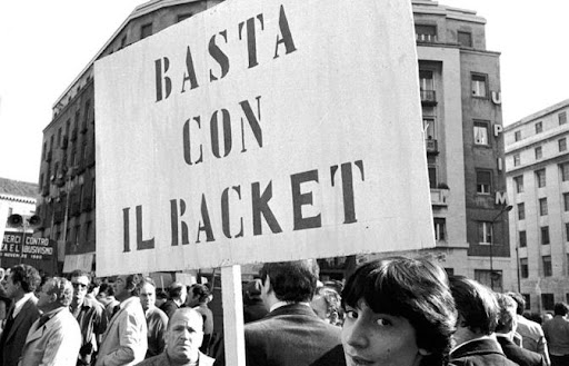 Basta con il racket