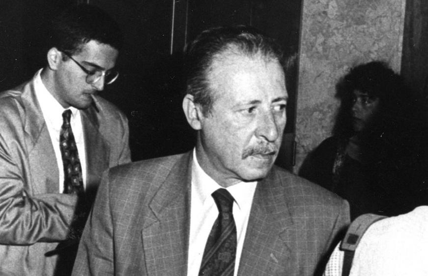 La borsa del giudice Paolo Borsellino mostrata al Tg1. Oggi alla Camera