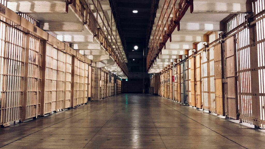 Cinquant’anni di legge penitenziaria: tra testimonianza e memoria