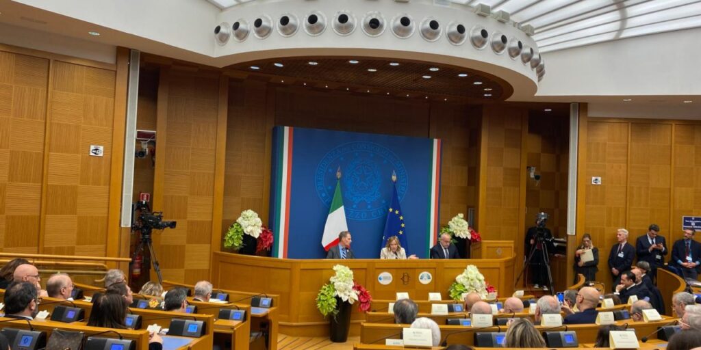 Conferenza stampa meloni