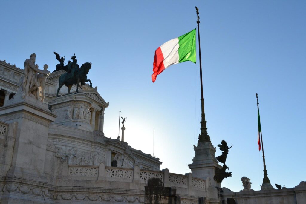 La nostra bandiera dai colori sbiaditi