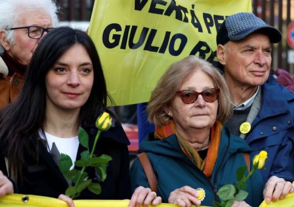 Caso Regeni, processo sospeso e quel fastidioso odore di affari. Il popolo giallo non si ferma
