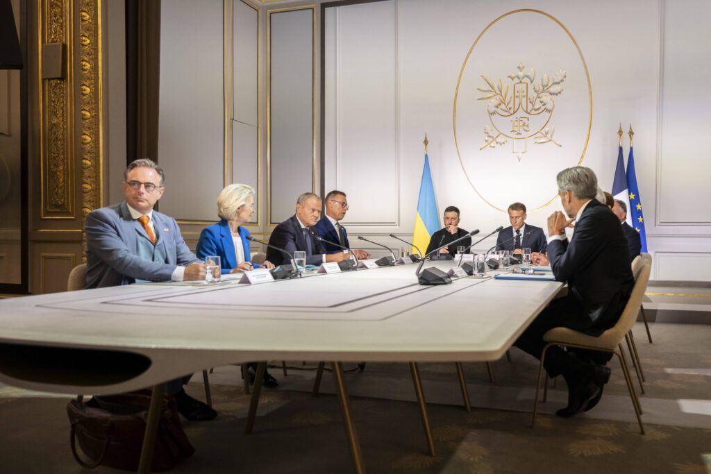 Volenterosi eliseo macron zelensky