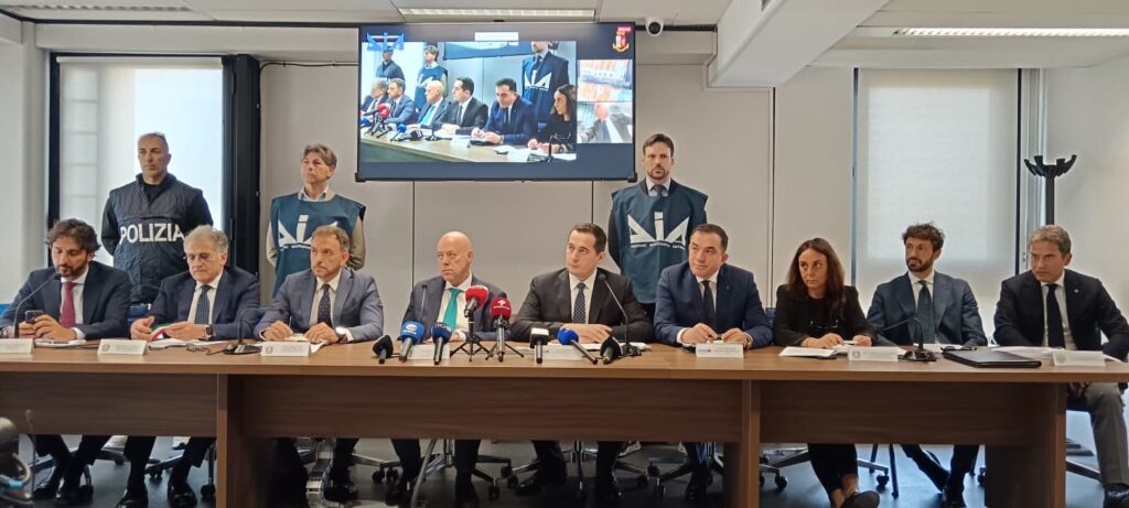 15 misure cautelari tra Italia e Albania per riciclaggio internazionale e omicidio